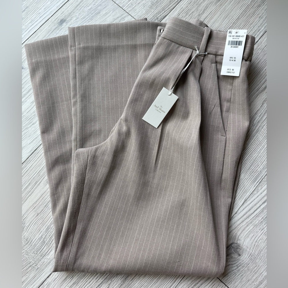 Abercrombie Sloane Sand Pinstripe 26S (Curve Love) SOLD OUT COLOR